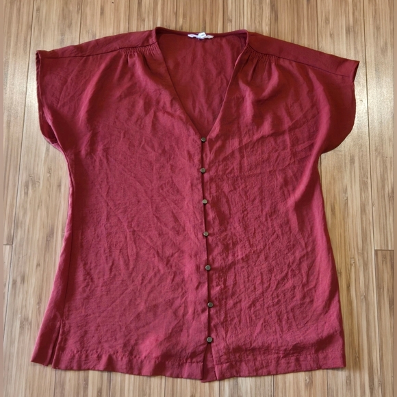 Maurcies Button-Up Top - Picture 1 of 7